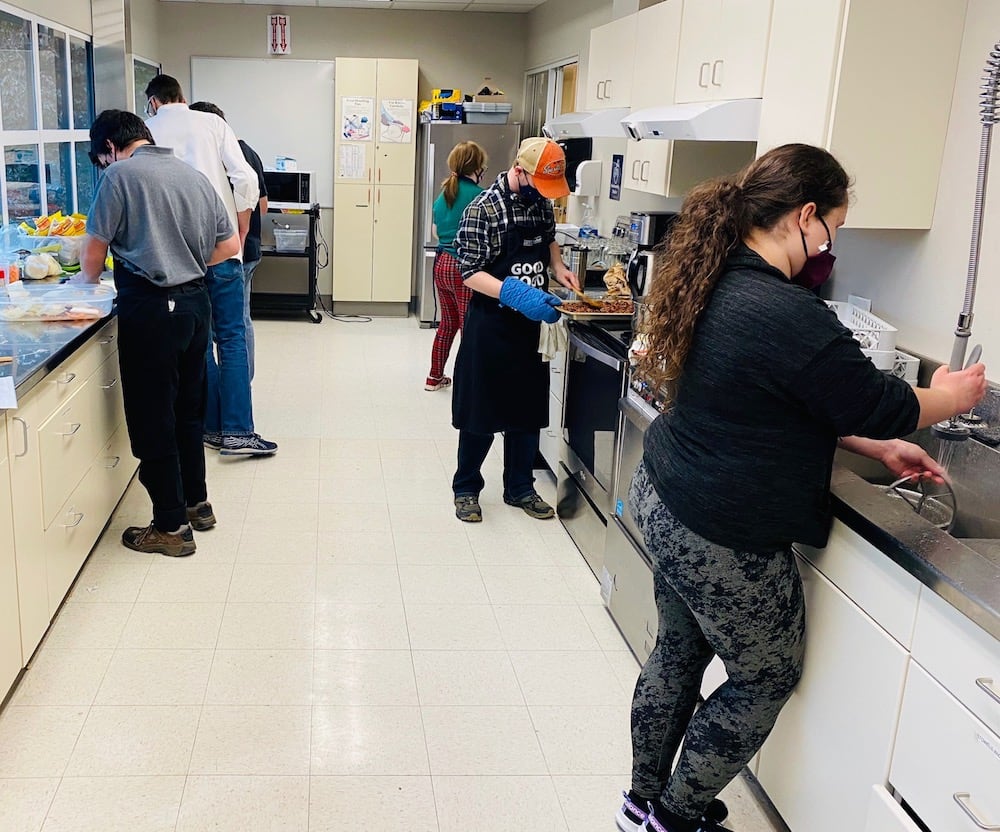 ESTR&rsquo;s Market Kitchen with students